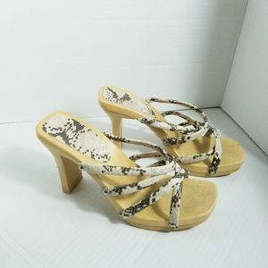 FIONI SNAKE SKIN LIKE PATTERN HEELS WOMENS SIZE 8.5 MADE IN ITALY